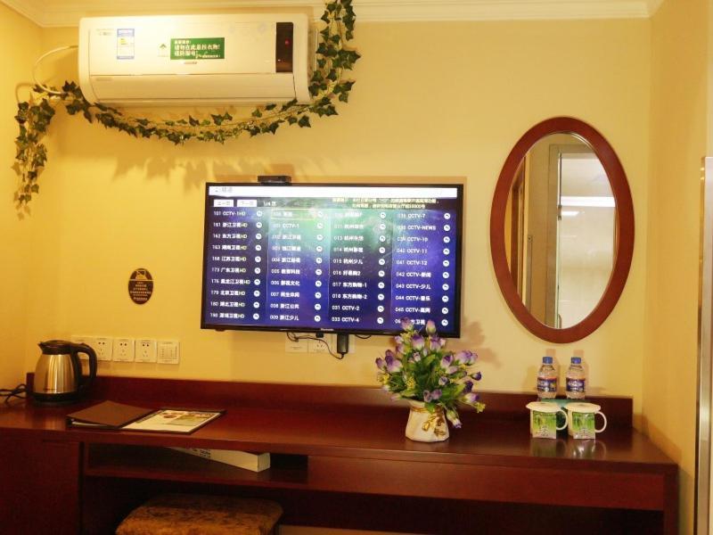 Greentree Inn Zhejiang Jiaxing West Zhongshan Road Vintage Car Building Express Hotel 외부 사진
