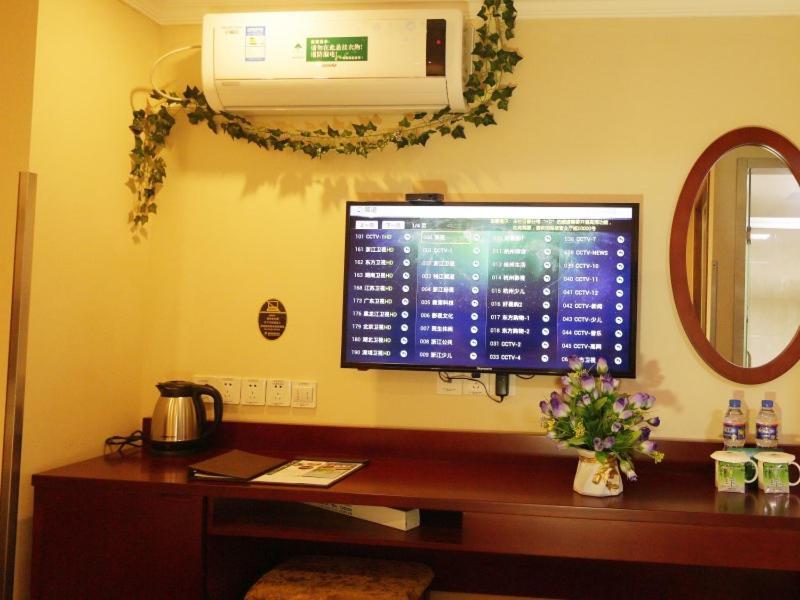 Greentree Inn Zhejiang Jiaxing West Zhongshan Road Vintage Car Building Express Hotel 외부 사진