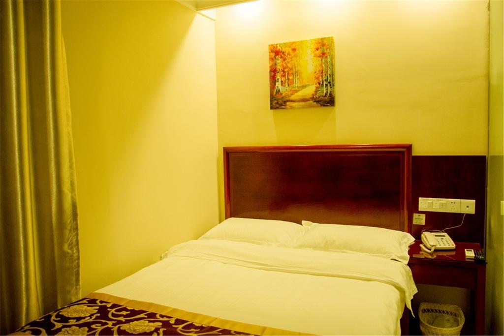 Greentree Inn Zhejiang Jiaxing West Zhongshan Road Vintage Car Building Express Hotel 외부 사진