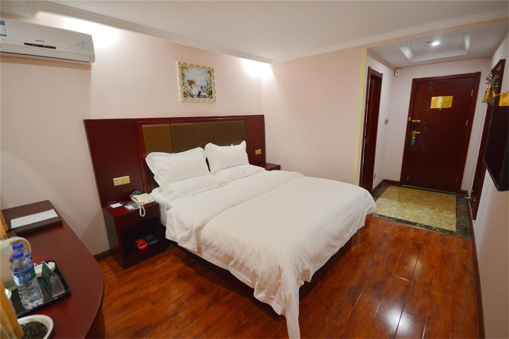 Greentree Inn Zhejiang Jiaxing West Zhongshan Road Vintage Car Building Express Hotel 외부 사진